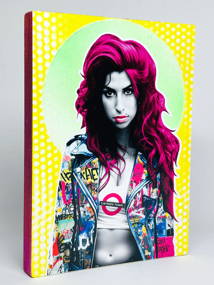 Amy 2025 XSmall Original The Postman