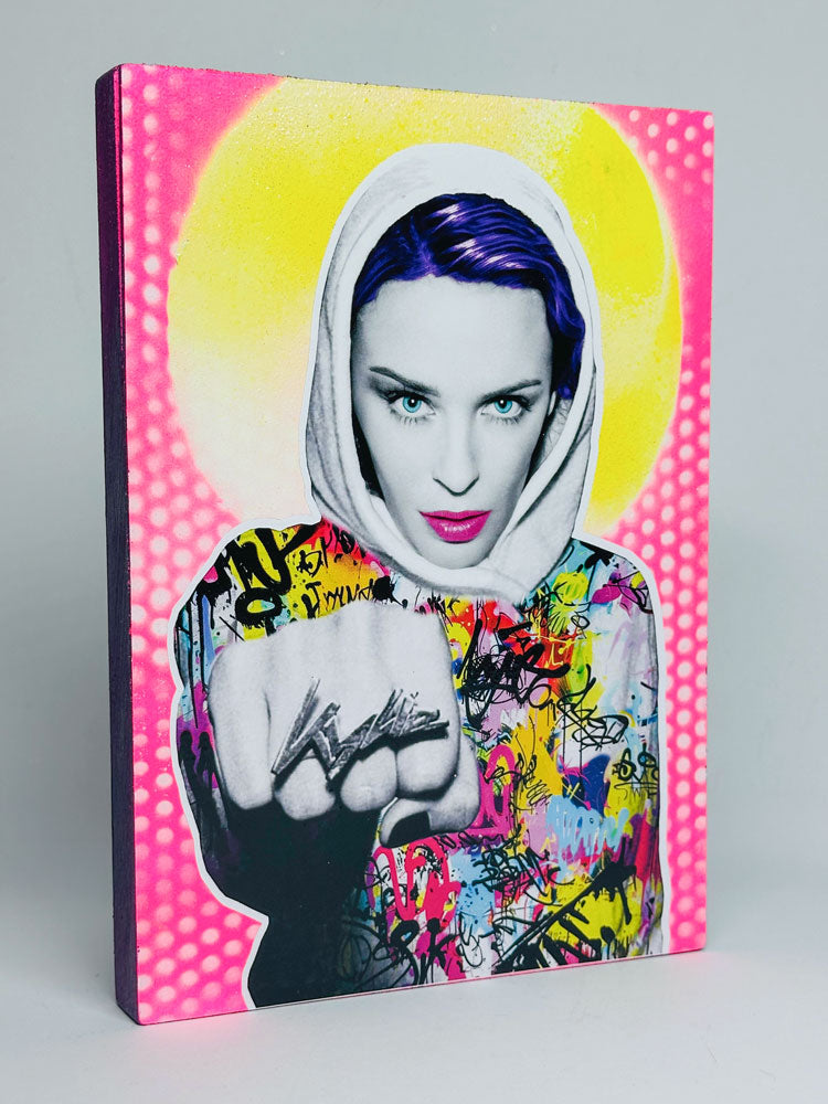 Kylie XS Board the Postman